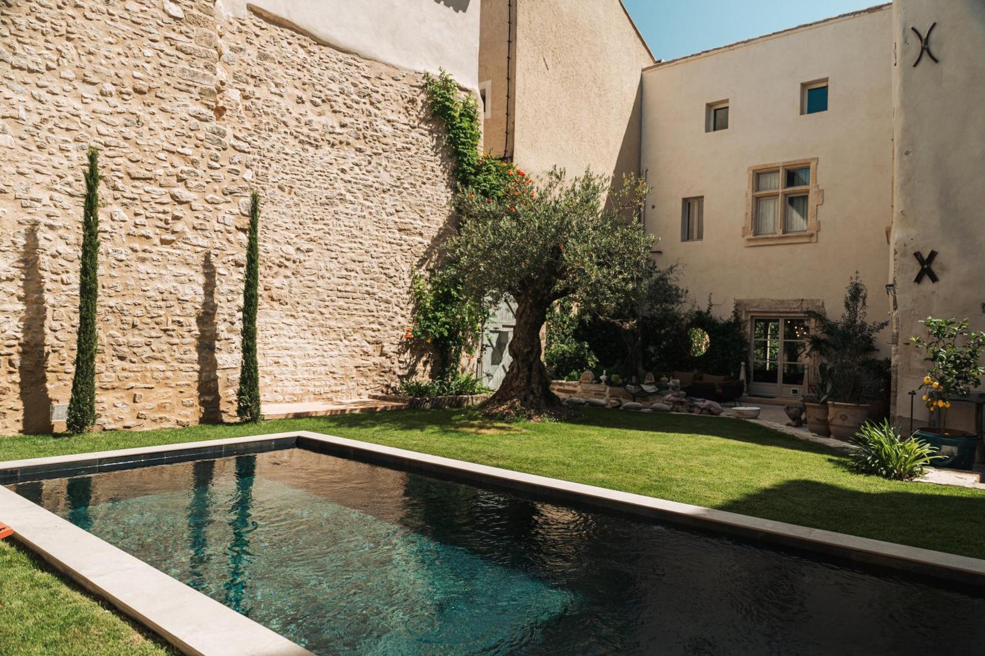 Palais Aoma, Hotel Particulier De Luxe En Provence L'Isle-sur-la-Sorgue Exterior photo